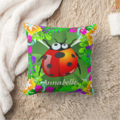 4つの葉のクローバーに立っているハワイのてんとう虫 クッション (ブランケット)