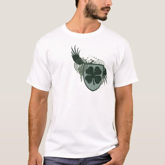 4つの葉のクローバー。 ハイファイ Tシャツ (正面)