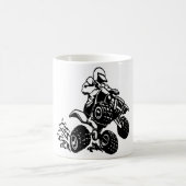 4つの車輪のクォードの競争 コーヒーマグカップ (中央)