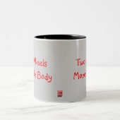 4つの車輪は体を、…動かします ツートーンマグカップ (中央)