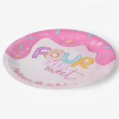 4つはとても甘いピンクのつや消し ペーパープレート (アングル)