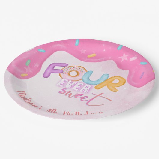 4つはとても甘いピンクのつや消し ペーパープレート (アングル)