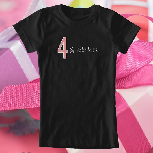 4と素晴らしい4歳の誕生日ピンクホワイトブラック Tシャツ