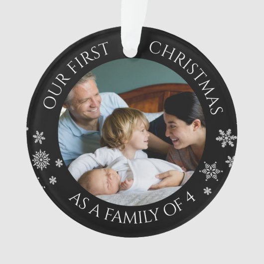 4クリスマスの家族としての私たちの最初のクリスマス オーナメント (正面)