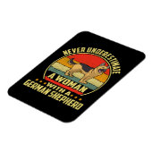 4ドイツの聖句を持つ女性を決して過小評価しない マグネット (左側)