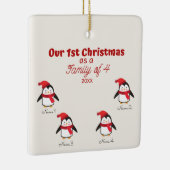 4ペンギンオーナメントの家族としての第1回クリスマス セラミックオーナメント (右)