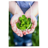 4リーフクローバー聖パトリックの日 ミディアムペーパーバッグ (正面)