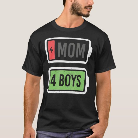 4人の男の子の母の低い電池充電ママの日 Tシャツ (正面)