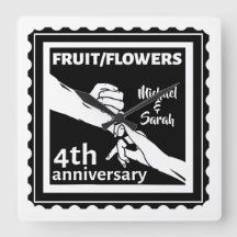 4周年結婚はロマンチックな手を持つ