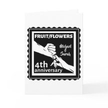 4周年結婚記念日　ロマンチックな手繋ぎ