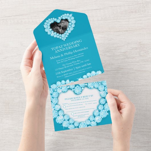 4回目の結婚記念日　トパーズ　青い写真 オールインワン招待状 (貼ってはがせる)
