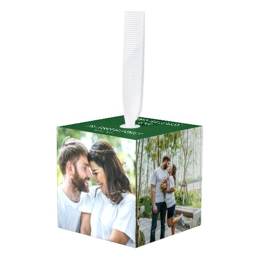 4家族の休日の写真かわいい緑のクリスマスプレゼント キューブオーナメント (正面アングル)