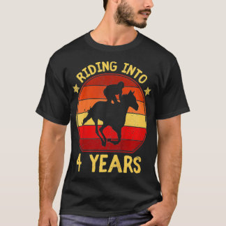4年の馬の贈り物に乗る子供たち4年 Tシャツ