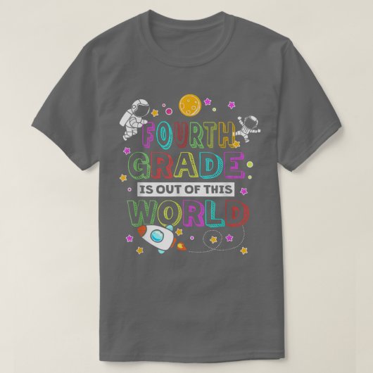 4年生かわいいおもしろいは世界の学校から出ている Tシャツ (デザイン正面)