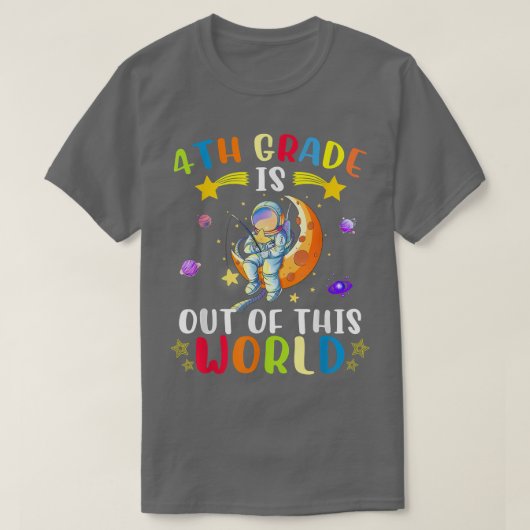 4年生は世界宇宙飛行士からSに戻っている Tシャツ (デザイン正面)