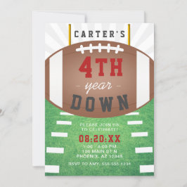 4年目のダウン フットボール テーマの4歳の誕生日 招待状