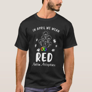 4月に我々は衣服赤の代わりに自閉症の人々が受け入れる Tシャツ