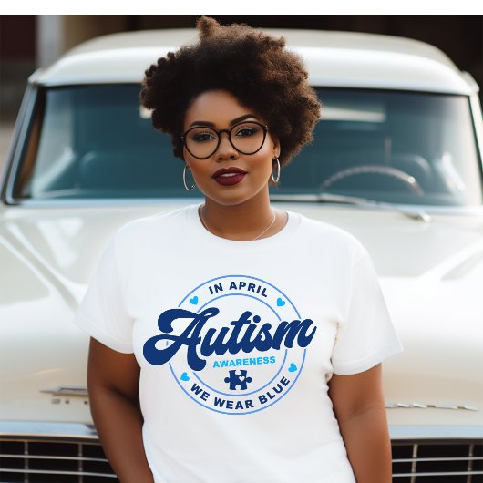 4月に私たち衣服ブルー自閉症Tシャツ Tシャツ