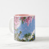 4月はマグに沢山与えます ツートーンマグカップ (正面左)