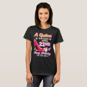 4月22日生まれの女王 お誕生日おめとう T Tシャツ (正面フル)