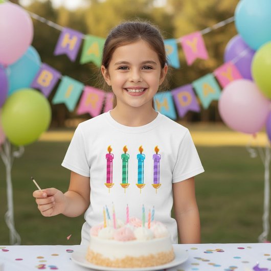 4本のキャンドル ライト フレーム Tシャツ