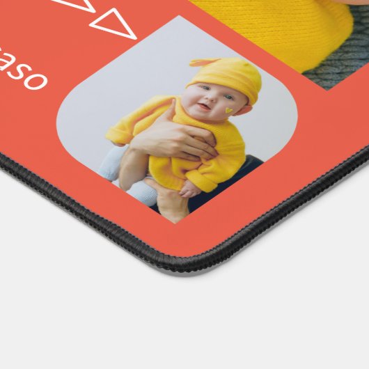 4枚の写真と文字を追加パーソナライズされた デスクマット (コーナー)