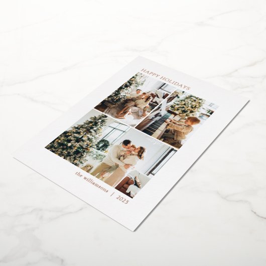 4枚の写真を飾ったミニマルでエレガントなローズゴールドのフォトコラージュ 箔シーズンカード (回転した状態)