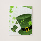 4枚の葉のクローバーが付いている小妖精の帽子 ジグソーパズル (縦)