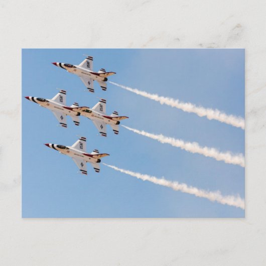 4機のF-16サンダーバードが近接フォーメーションで飛行 ポストカード (正面)