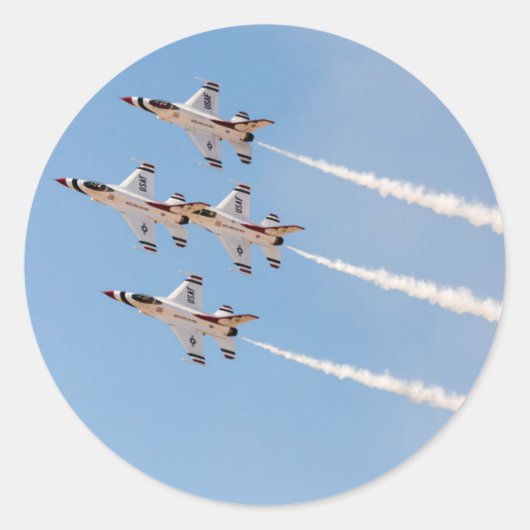 4機のF-16サンダーバードが近接フォーメーション飛行 ラウンドシール (正面)