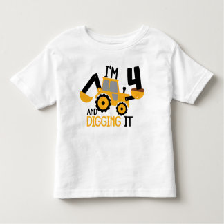 4歳で掘る建築誕生日少年 トドラーTシャツ