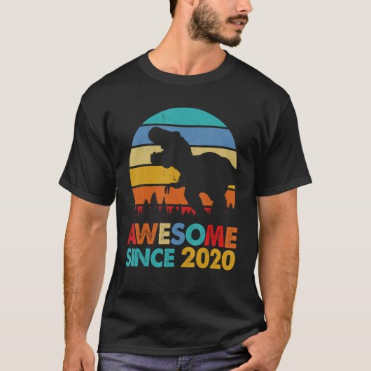 4歳の男の子4歳の誕生日の恐竜素晴らし社 Tシャツ (正面)