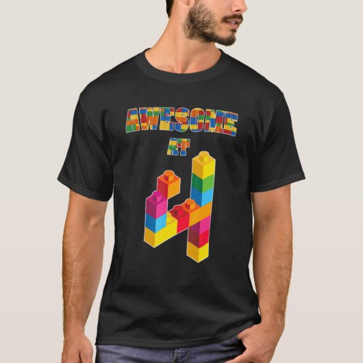 4歳の素晴らし誕生日4歳のブロック建物 Tシャツ (正面)