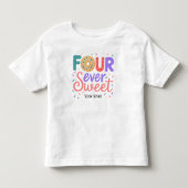 4歳の誕生日おめでとう キッズTシャツ トドラーTシャツ (正面)
