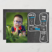 4歳の誕生日ボーイの黒板(写真の青い数字) 招待状 (正面/裏面)