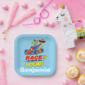 4歳の誕生日恐竜レーシングカー用準備はいい? ペーパープレート (パーティー)