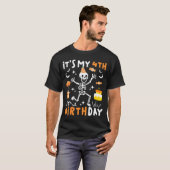 4歳の誕生日 子供 おもしろい スケルトン 4歳の誕生日 Tシャツ (正面フル)