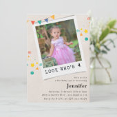 4歳シンプルの誕生日招待状ガールオレンジ写真 招待状 (スタンド正面)