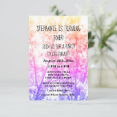 4番目の誕生日パーティー名前をカスタムするピンクフローラかわいい 招待状 (スタンド正面)