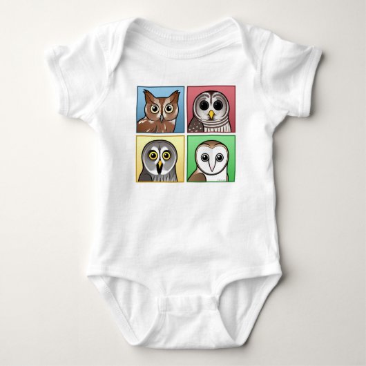 4羽の色のフクロウ(パステル調) Tシャツ (正面)