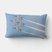 4羽のF-16雷鳥は密集隊形で飛びます ランバークッション (裏面)