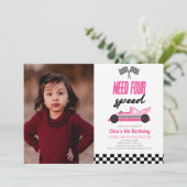 4速ピンクレースカー4th誕生日パーティー 招待状 (スタンド正面)