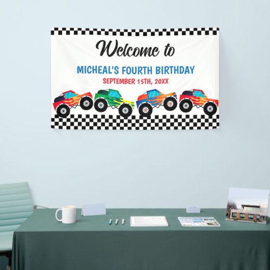 4速モンスタートラックレース4歳の誕生日を必要とする 横断幕 (トレードショー)