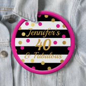 40と素晴らしいホットピンク白黒金ゴールド 缶バッジ (インサイチュ)