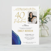 40と素晴らしい金ゴールドオーナメント40th誕生日の写真 招待状 (スタンド正面)