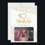 40と素晴らしい金ゴールドグリッター写真40th Birthday カード<br><div class="desc">40と素晴らしい金ゴールドグリッター写真40th誕生日カード。トレンディーモダンタイポグラフィと金ゴールドグリッタースポット付きバースデフェイクィーカード。そのデザインはカスタム写真と名前を持っている。背面の文字を変更または消去できる。彼女パーソナライズされたのために40歳の誕生日カードを作る。</div>