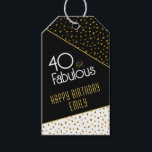 40と素晴らしい金ゴールドグリッター写真40th Birthday ギフトタグ<br><div class="desc">40と素晴らしいブラック金ゴールドグリッター写真40th Birthday Giftラベル。白と黒の背景にモダントレンディータイポグラフィと金ゴールドのグリッタースポットを含むとデザイン。彼女のために自分の40歳の誕生日ラベルを作りなさい。</div>