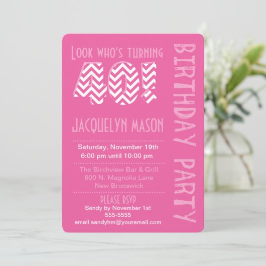 40の誕生日の招待状を回しているピンクの一見 招待状 (スタンド正面)