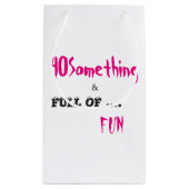 40何かの誕生日抱き枕 スモールペーパーバッグ (裏面)