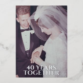 40周年結婚記念日の銀と写真 箔招待状 (正面)